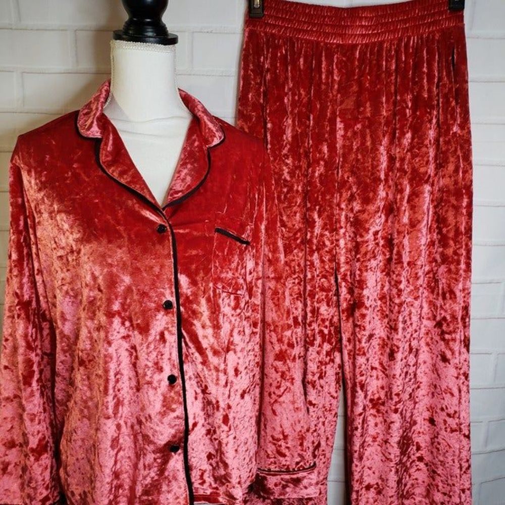 Velvet Red/Rust/Pink?  Pajama Set